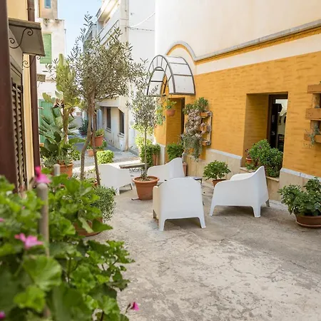 Clelia Hotel