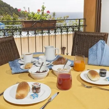 Clelia 3* Isola di Ustica